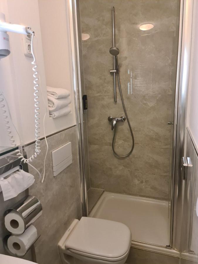 Altan Hotel Hamburg Eksteriør bilde