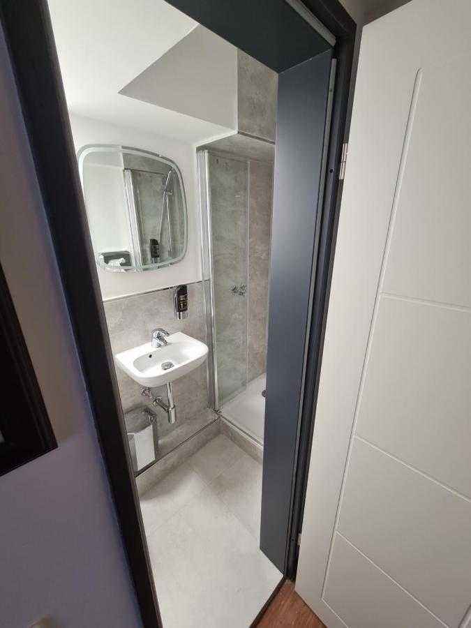Altan Hotel Hamburg Eksteriør bilde