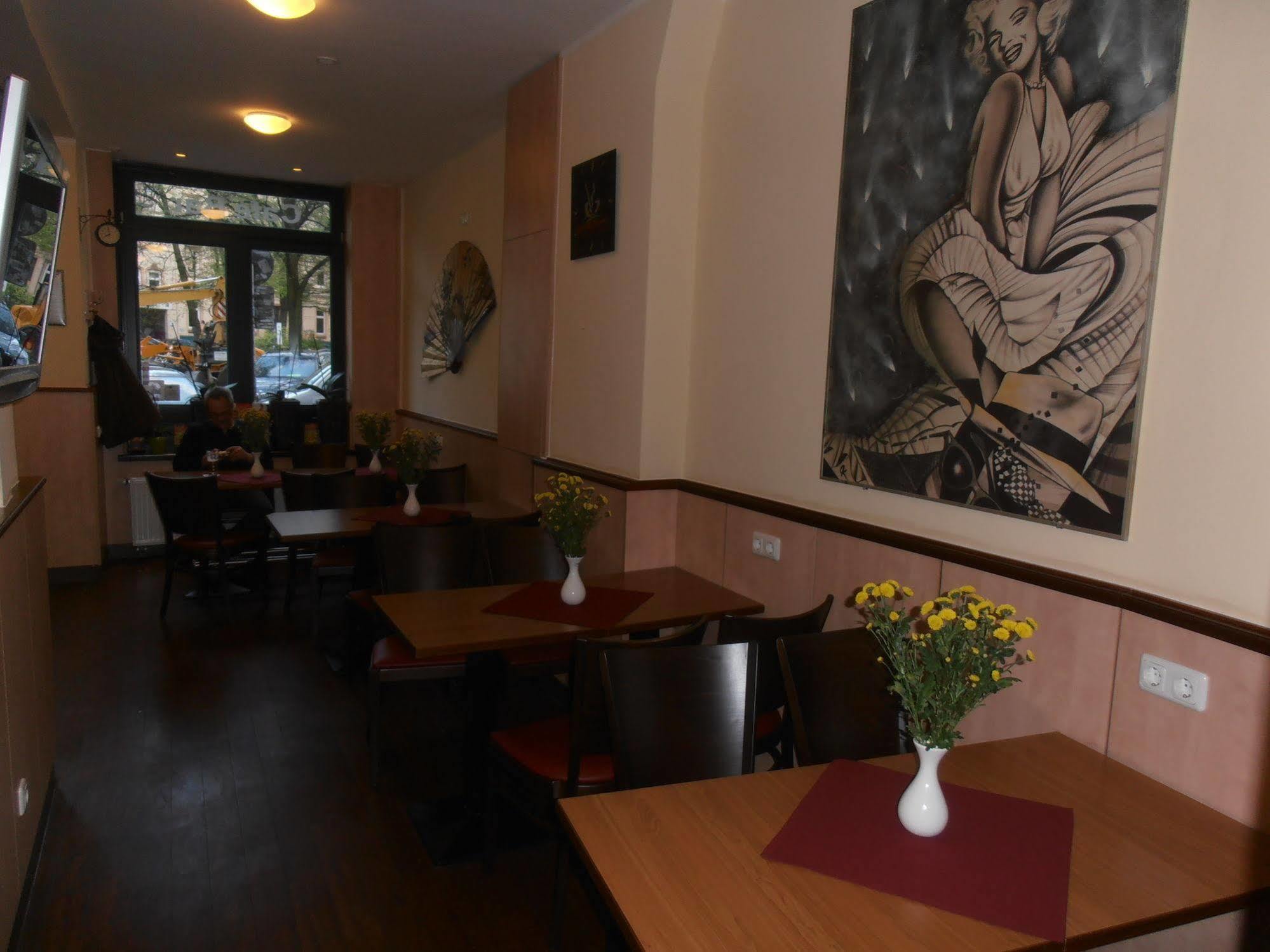 Altan Hotel Hamburg Eksteriør bilde